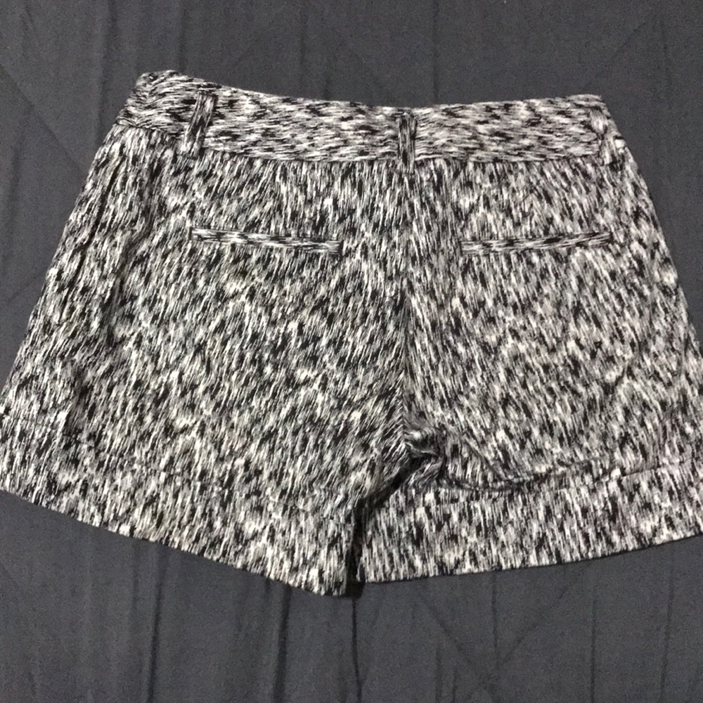 Shorts - Picture 3 of 4